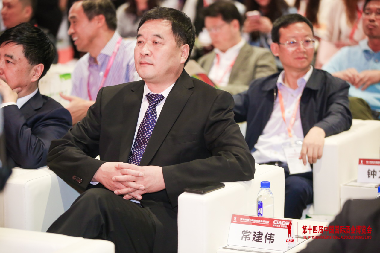 常建伟:汾酒今年营收达120亿,未来发展目标是"进入前三"丨上海酒博会