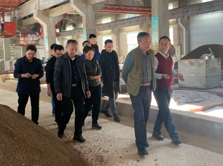 遵义市仁怀市酒业协会组织产区专家入企指导下沙