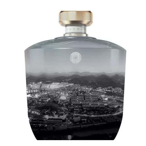 当前,茅台酱香系列酒是千亿战略的重要增长极,与茅台酒"双轮驱动"的